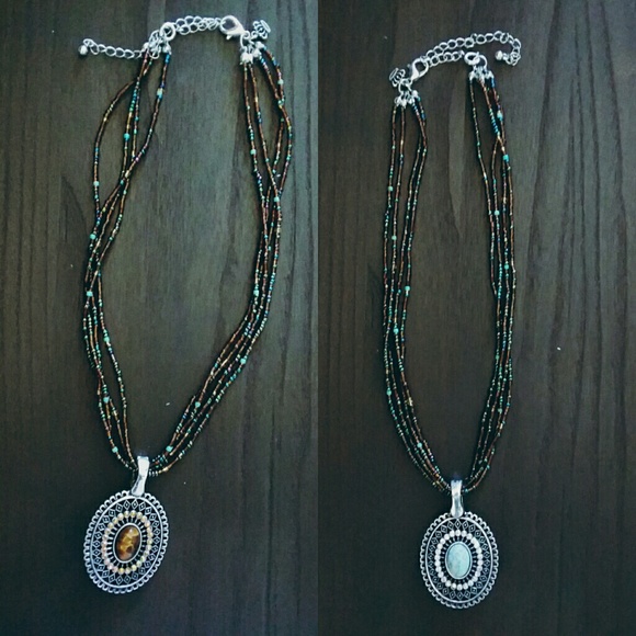 n/a Jewelry - Reversible Necklace w/ Crown Clasp